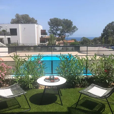 Superbe T2 Calme Avec Piscine Et Vue Mer 아파트 Fréjus