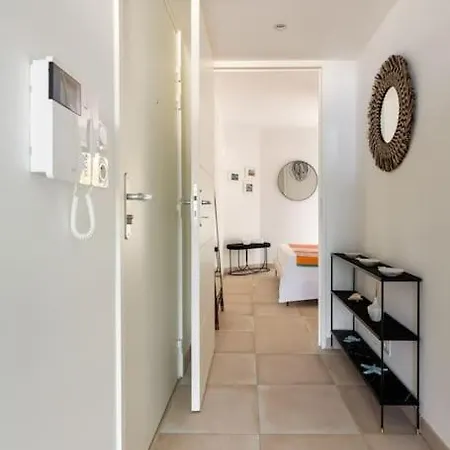 아파트 Superbe T2 Calme Avec Piscine Et Vue Mer Fréjus